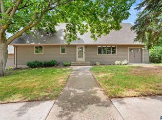 803 N Iowa Ave, Dell Rapids, SD 57022
