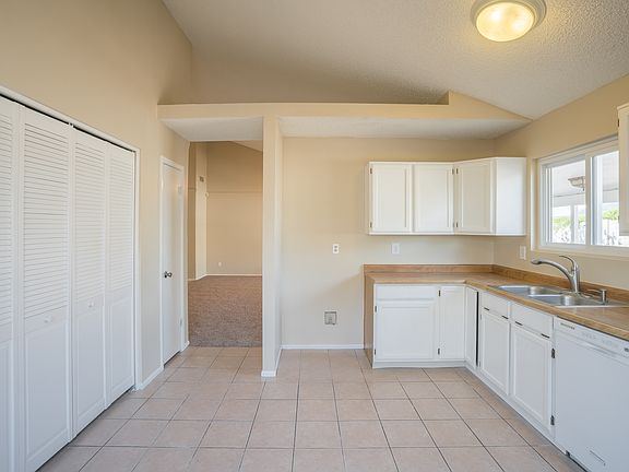 4th image of 8834 W Palo Verde Ave