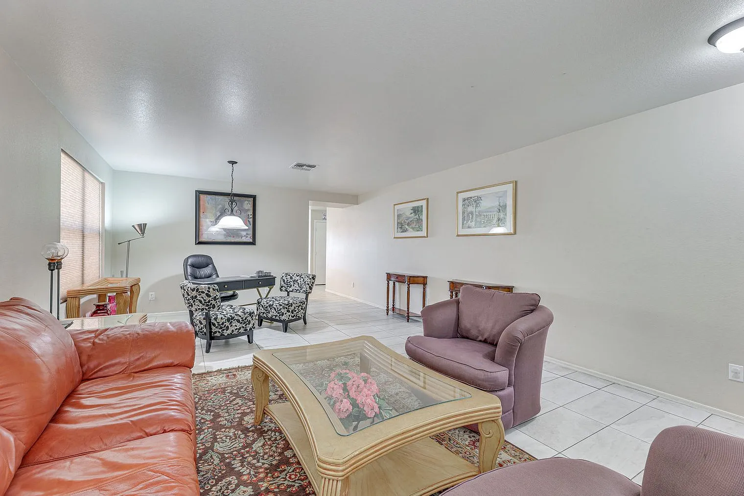 4 bed, 2.0 bath, 1969 sqft, $4,257 — Photo 3
