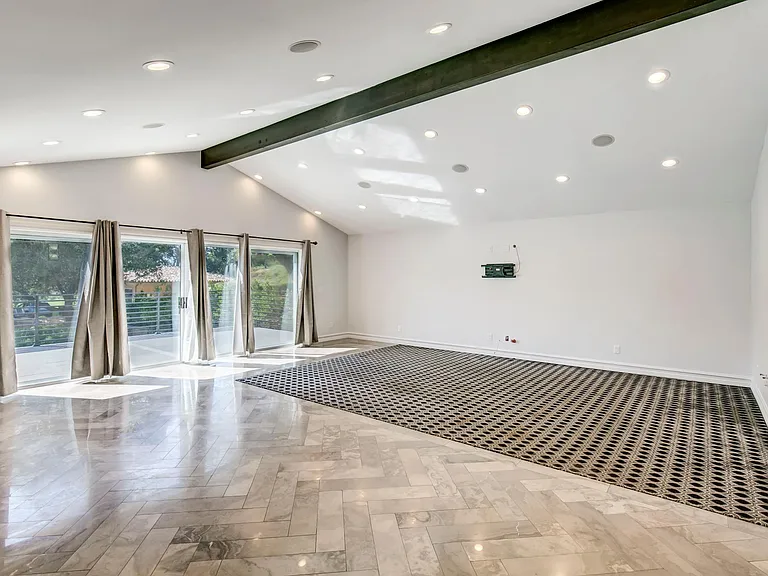 1710 Country Club Dr — Photo 17