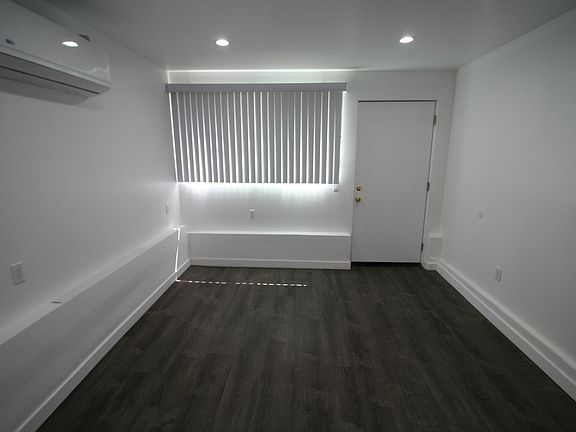 3rd image of 9521 Alcott St #9519