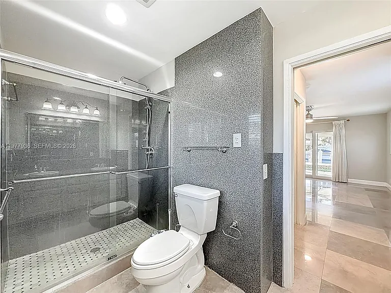 2770 NE 8th Ct — Photo 30