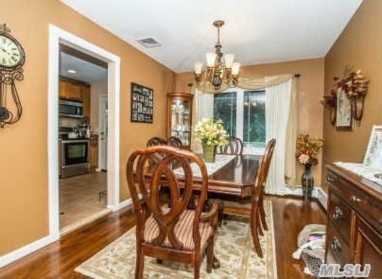 5th image of 70 Upland Dr