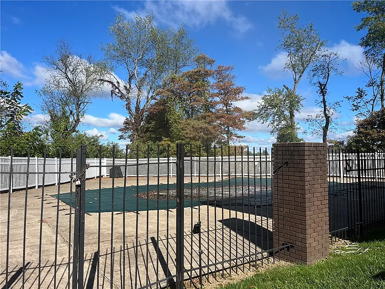 1000 College Park Dr #9 — Photo 25