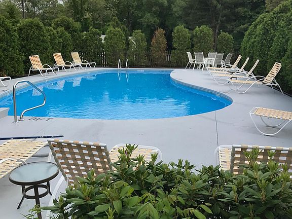 3rd image of 101 Meyers Dr #116