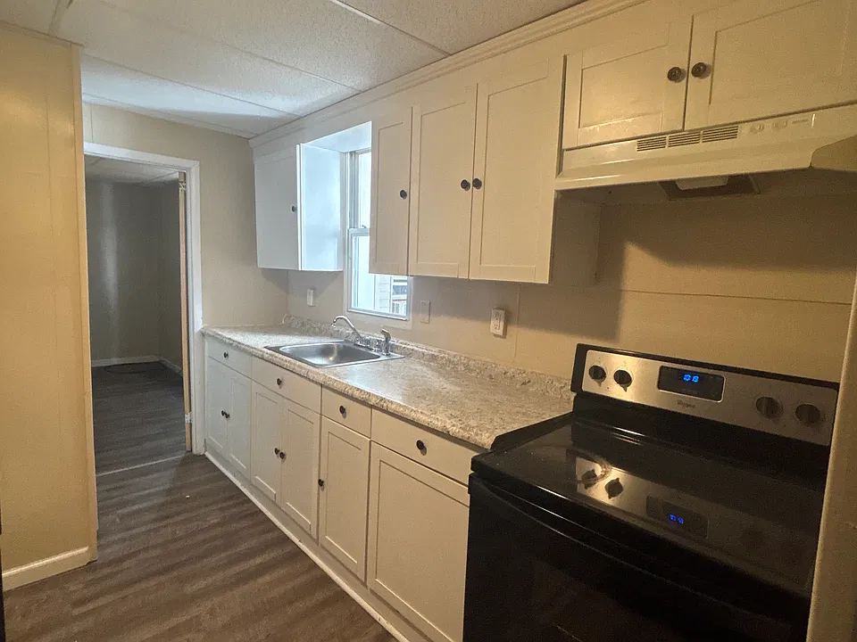 640-646 W Market St #642-1