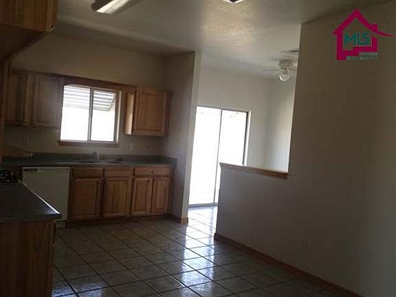 5th image of 1001 Aguilera Ct
