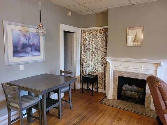 3rd image of 171 Richmond Ave #A