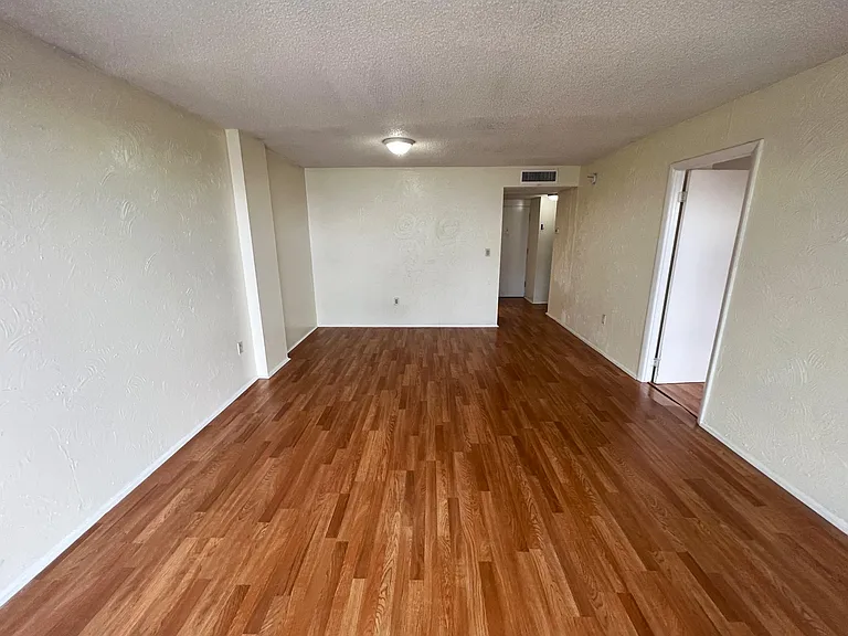 15600 NW 7th Ave #516 — Photo 4