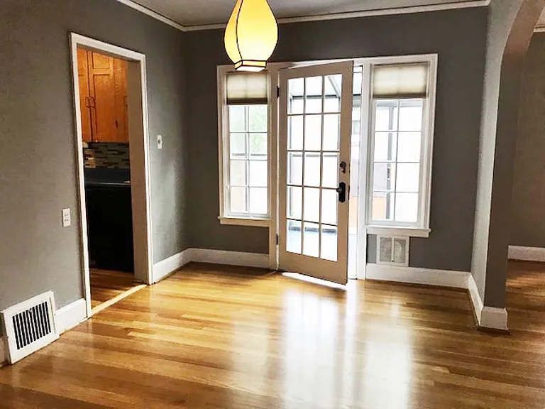 2082 Ivy St — Photo 4