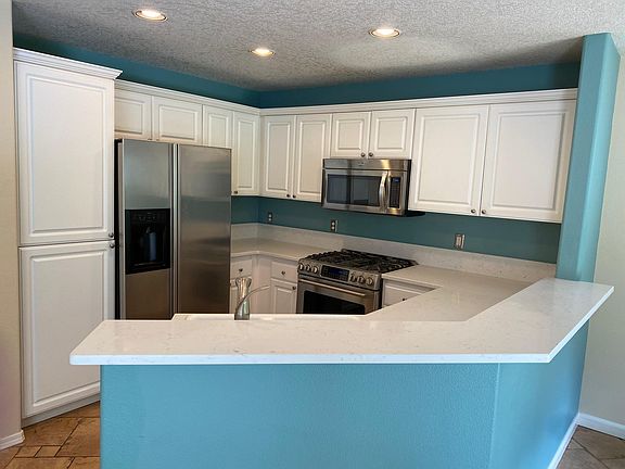 2nd image of 1469 NE Glen Ellen Dr