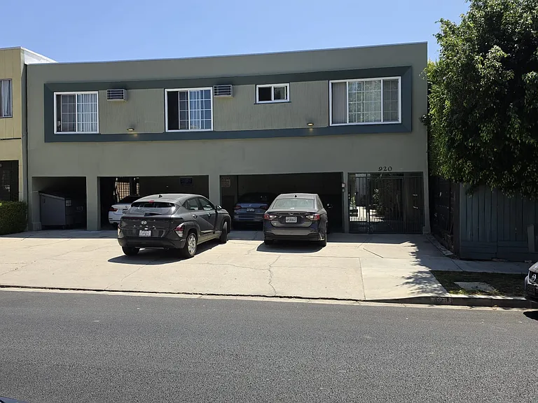 920 N Curson Ave #2 — Photo 1