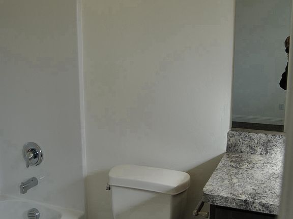 5th image of 3914 E Chalet Dr