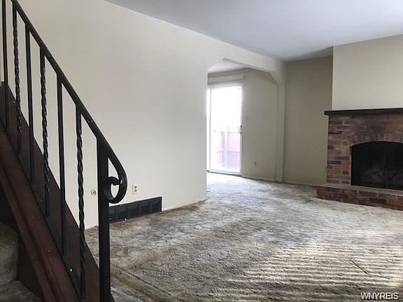 3rd image of 15 Parkview Ct