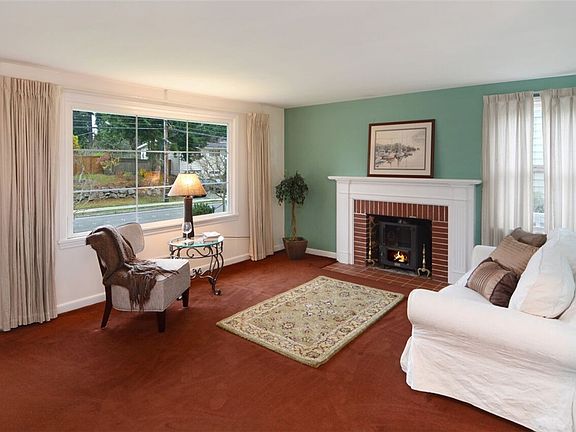 5th image of 16521 Fremont Ave N
