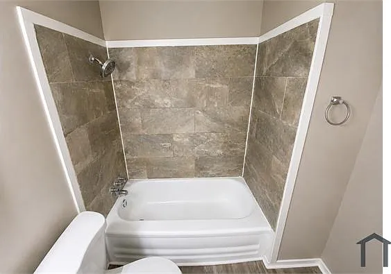 4511 N Kenmore Rd — Photo 6