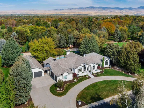 1152 W Newfield Dr, Eagle, ID 83616