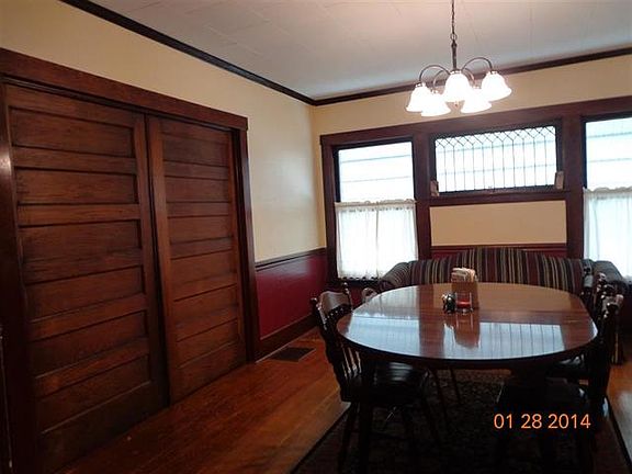 4th image of 115 E High St