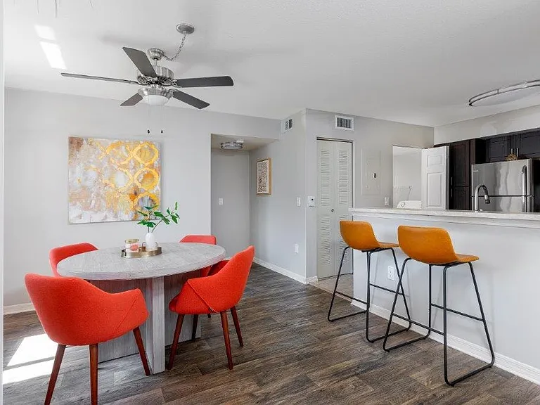 Weston Place Apartments — Photo 8