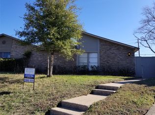 9726 Summerwood Cir, Dallas, TX 75243