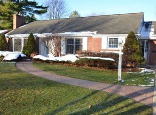1120 Holyrood St, Midland, MI 48640