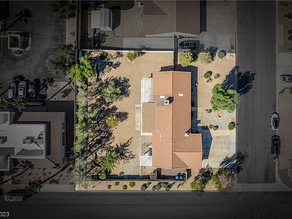 2nd image of 241 E Chaparral Dr