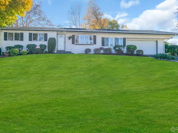 6 Georgetown Rd, Parlin, NJ 08859