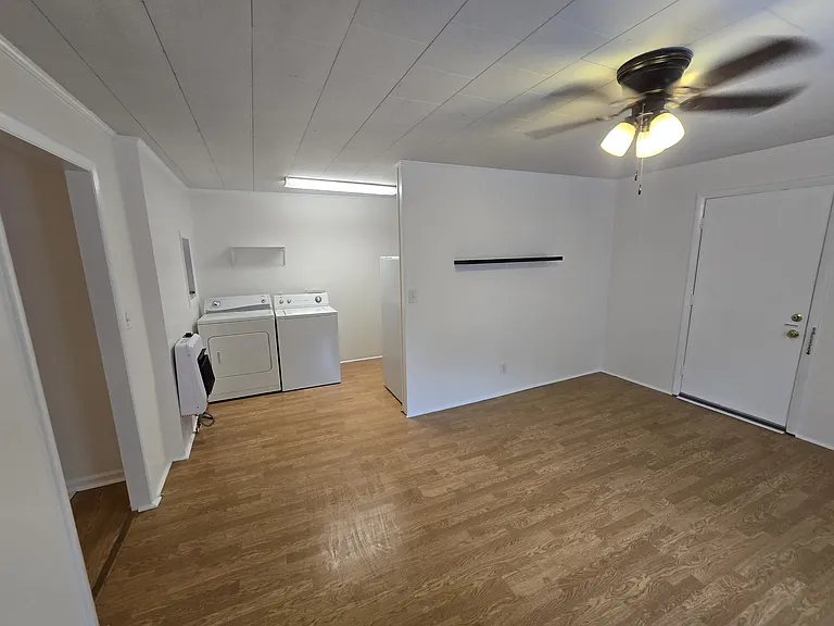 1434 E Broad St #B — Photo 9