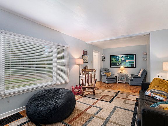 3rd image of 518 Fruit St