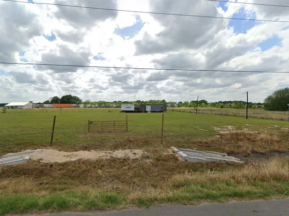 5686 S State Highway 60, Wharton, TX 77488