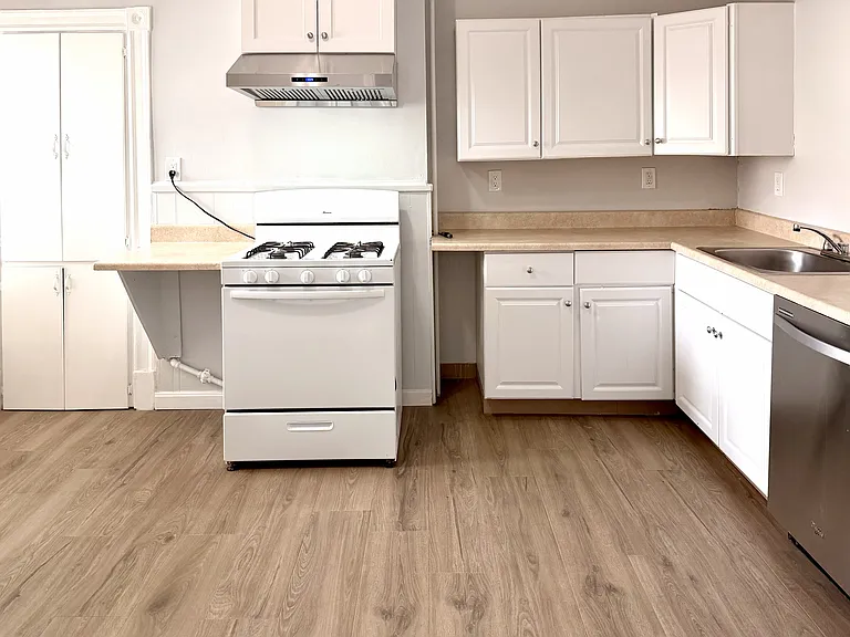 42 Everett St #3 — Photo 14