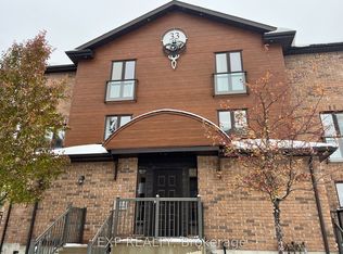 33 Madelaine Dr #3, Barrie, ON L9J 0G8