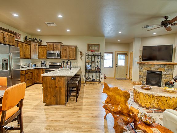 3rd image of 5863 Appollo Way