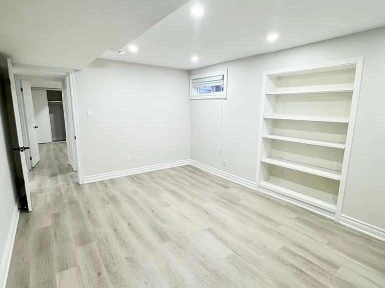 144 Raymerville Dr #BASEMENT — Photo 6