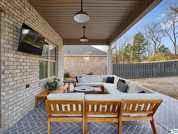 4th image of 217 Somerton Dr