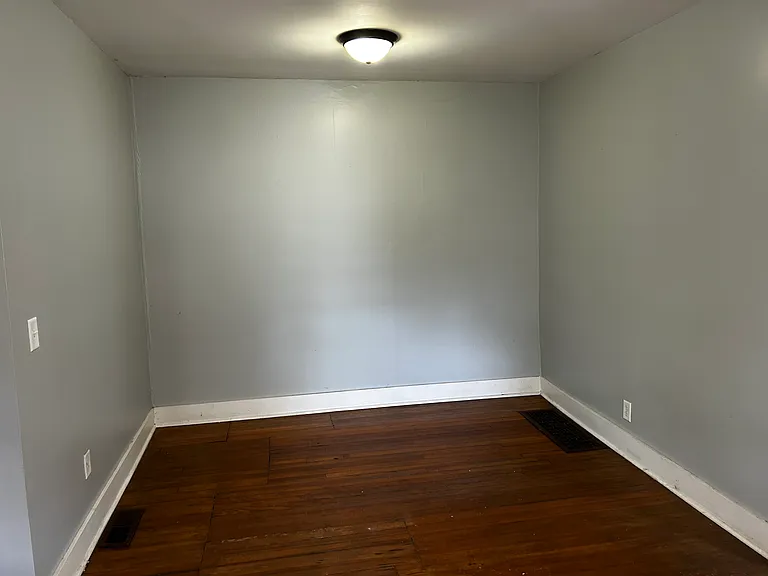 607 Townsend St — Photo 4