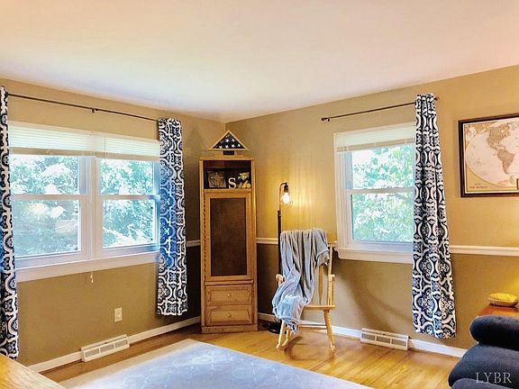 2nd image of 100 Irvington St