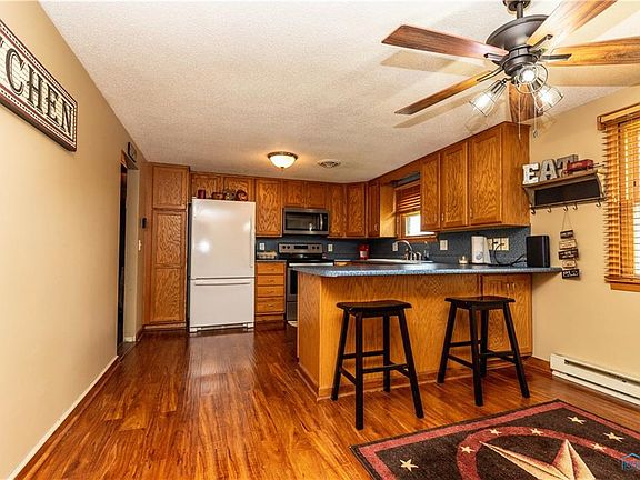 4th image of 640 Tiedeman Ave