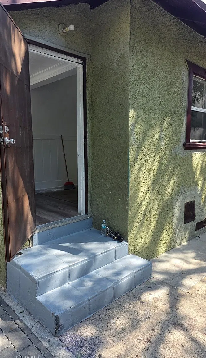 Studio, 375 sqft, $1,800 — Photo 3