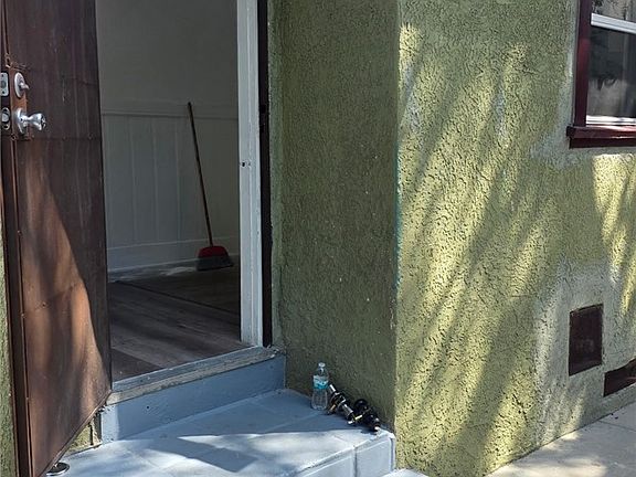 3rd image of 4247 S Olive St