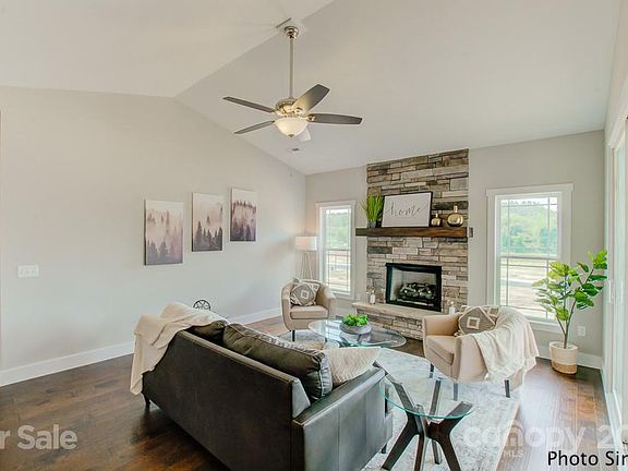 2nd image of 25 Creekside Dr