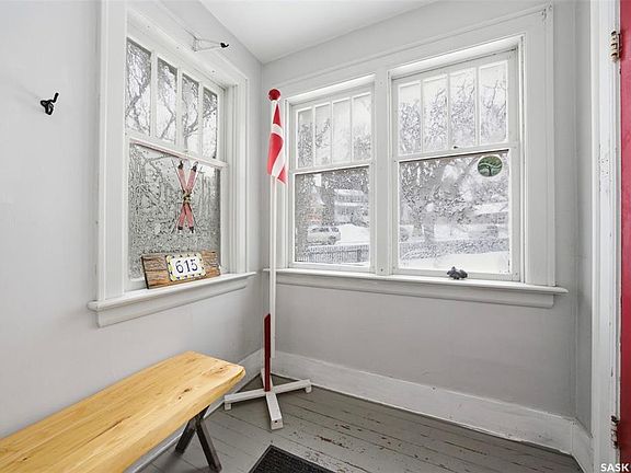 3rd image of 615 Walmer ROAD