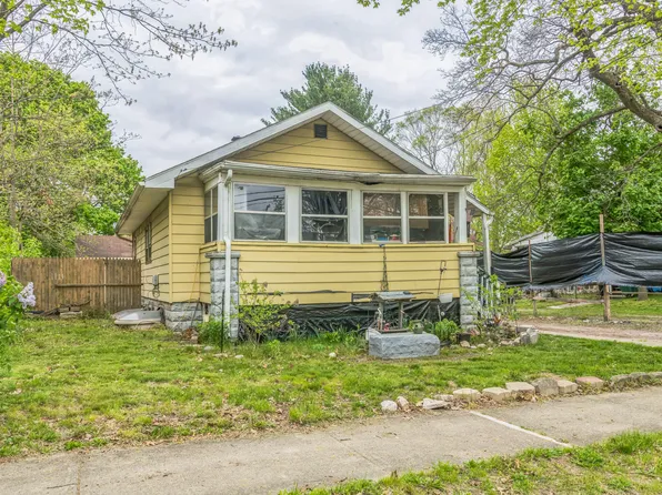 526 S Front St, Dowagiac, MI 49047
