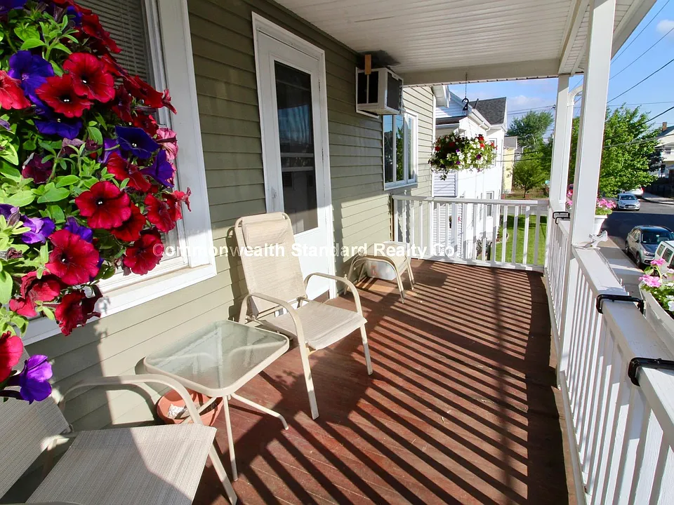 68 Willis Ave #1