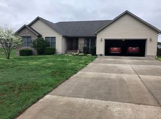 384 Burnfield Rd, Little Hocking, OH 45742