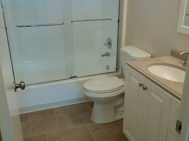 1124 Laguna Ave #1 — Photo 5
