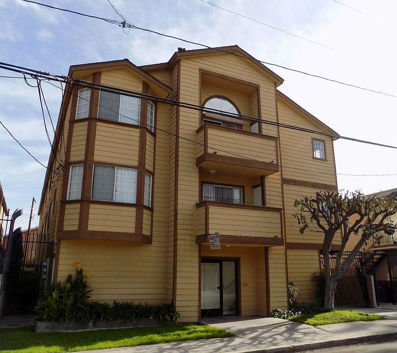 1st image of 1061 Grand Ave #303