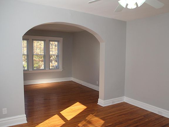 5th image of 1014 Commodore Dr #A