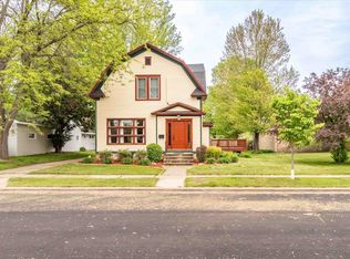 330 1st St, Port Edwards, WI 54469