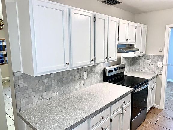 3rd image of 6415 Murray Hill Dr